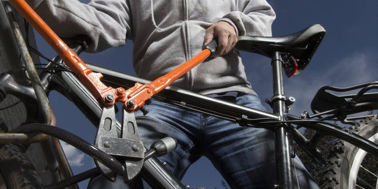 vol vélo Avoir un antivol fixe sur l’endroit où l’on stationne habituellement