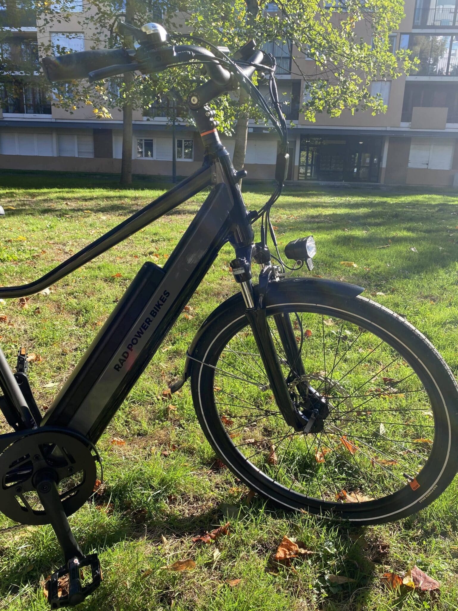 RadCity 5 Plus - Roue avant et éclairage