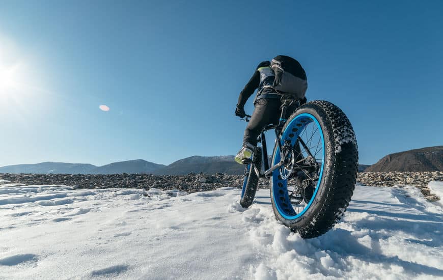 Fat Bike électrique dans la neige