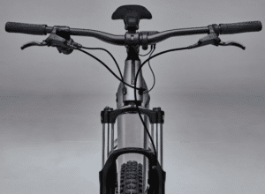 poste de pilotage du VTT électrique Rockrider E-Expl 500 S