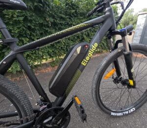 Cadre en aluminium noir et jaune du VTT Eleglide