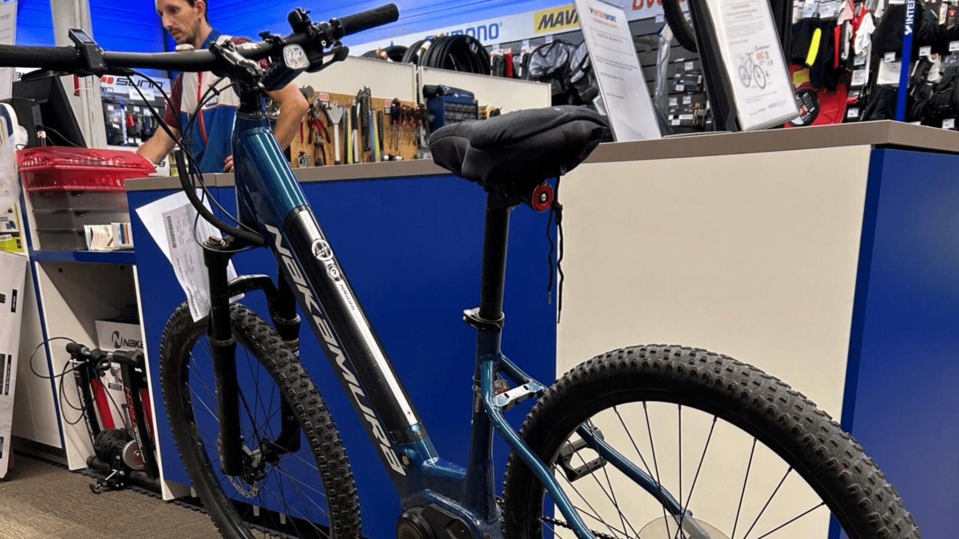 Arrière du VTT électrique Nakamura E-Summit 740 Open