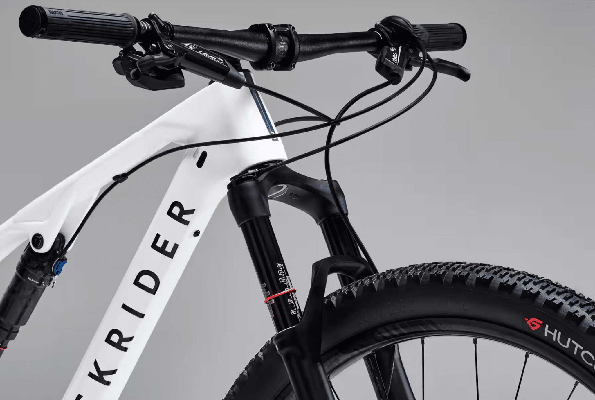 Pourquoi acheter le VTT semi-rigide Rockrider Race 900S