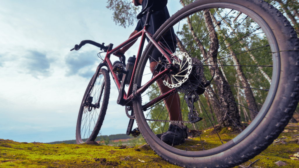 Quel est le meilleur vélo gravel électrique ? Comparatif et Test Octobre 2024