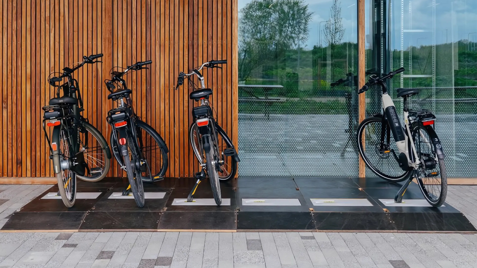 Système de recharge sans fil Tiler pour flottes professionnelles de vélos électriques