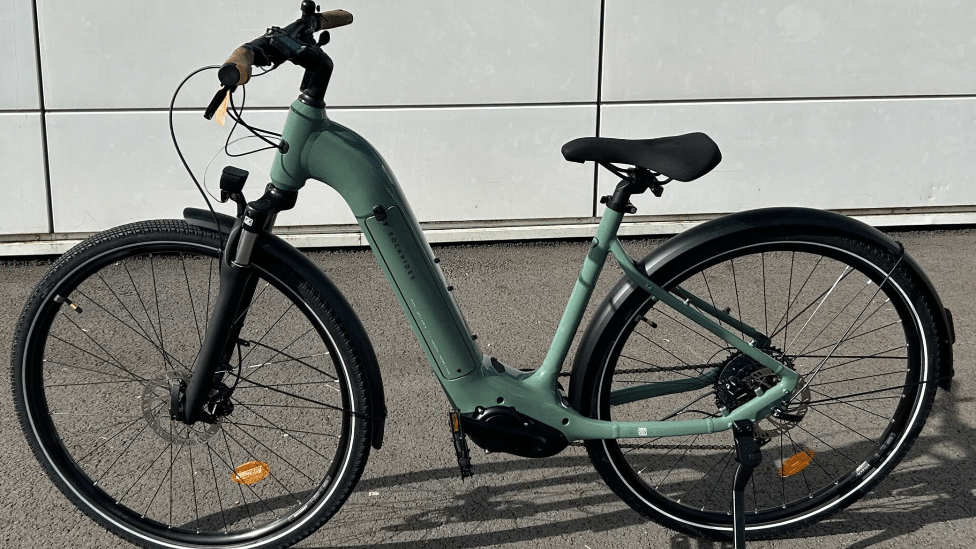 VTC électrique Rockrider E-ACTV 500 pour ville et chemins