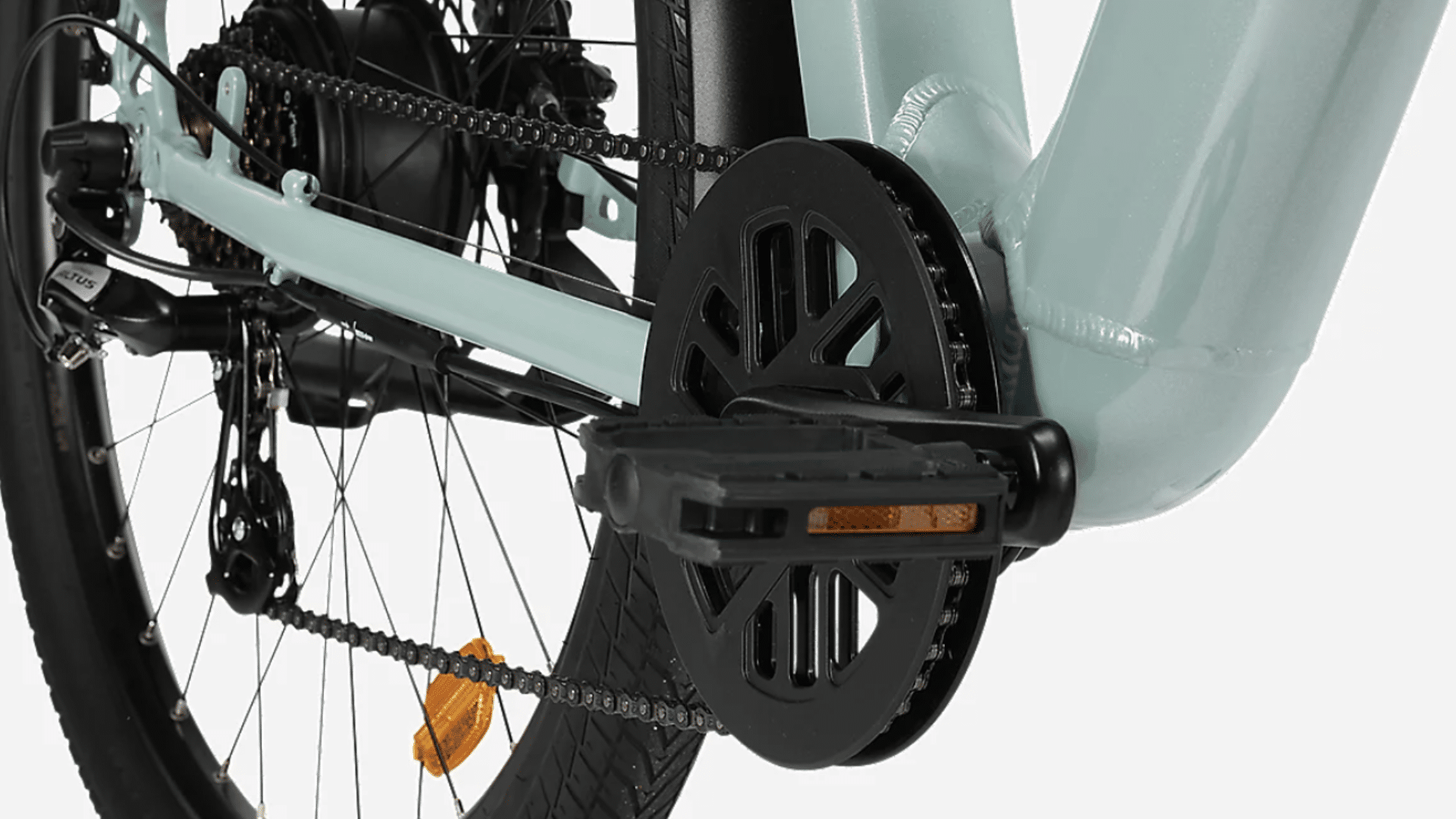 Transmission Shimano Altus 7 vitesses du Nakamura Crossover E LTD avec mono-plateau de 42 dents
