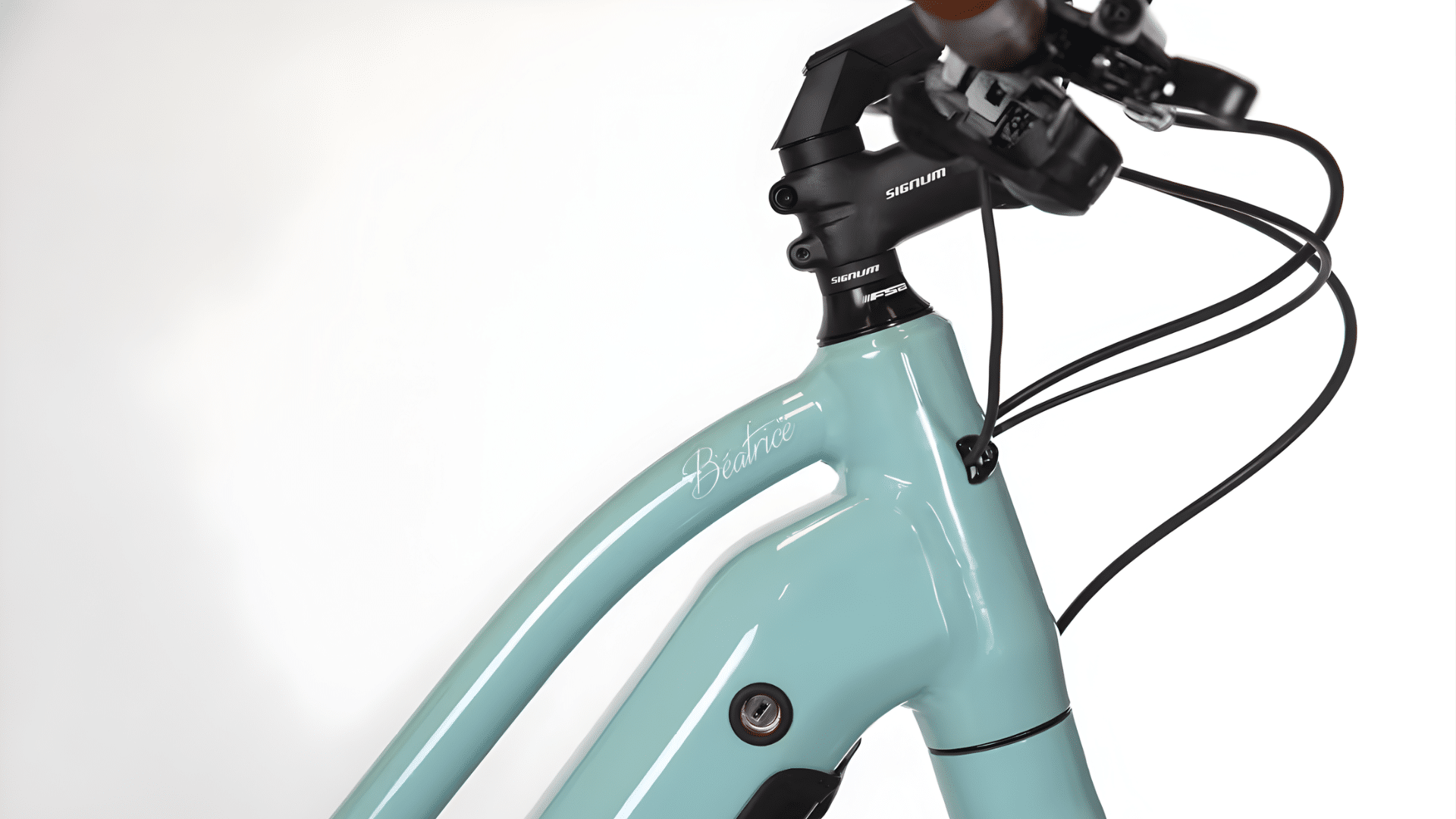 Bicyklet Béatrice, vélo électrique au design épuré avec cadre en aluminium adapté à la ville et aux loisirs