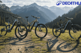 Trois VTT électriques Lombardo vendus par Decathlon sur un sentier de montagne, présentation des modèles Stilus