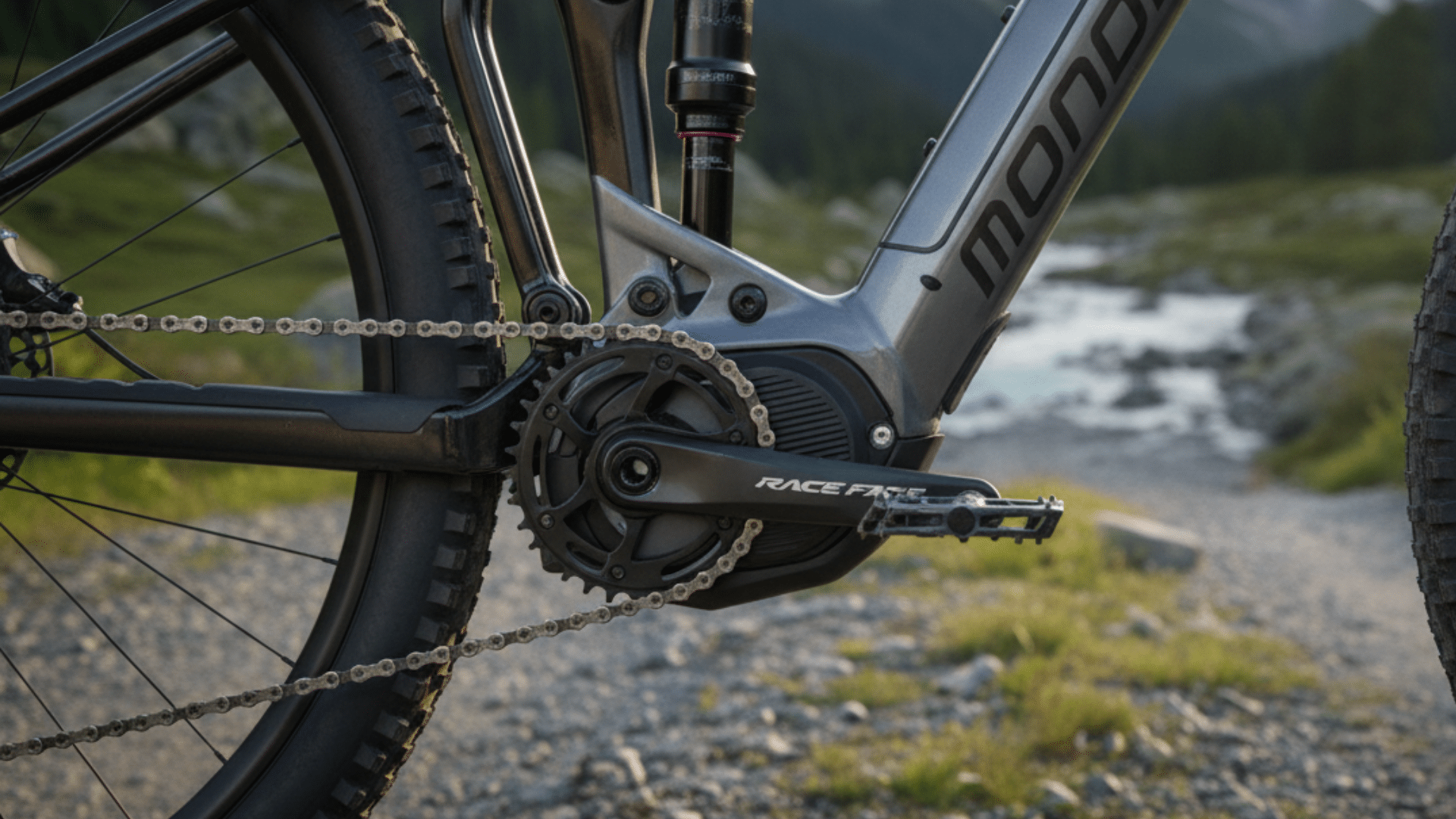 Moteur Bosch Performance Line CX Gen.5 du Mondraker Chaser 2025 avec contrôleur System Controller et écran Intuvia 100