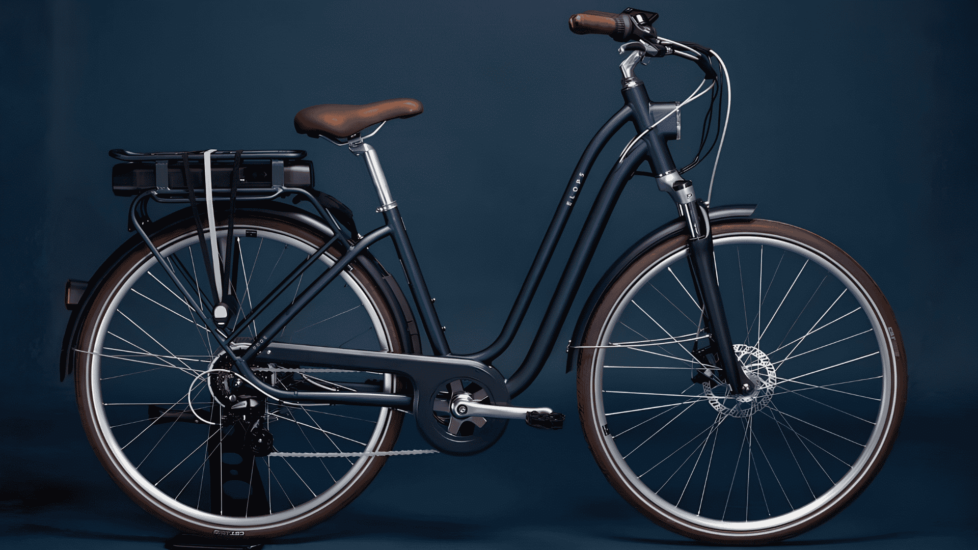 Vélo de ville électrique Elops 900 E cadre bas testé en vélotaf à Pau