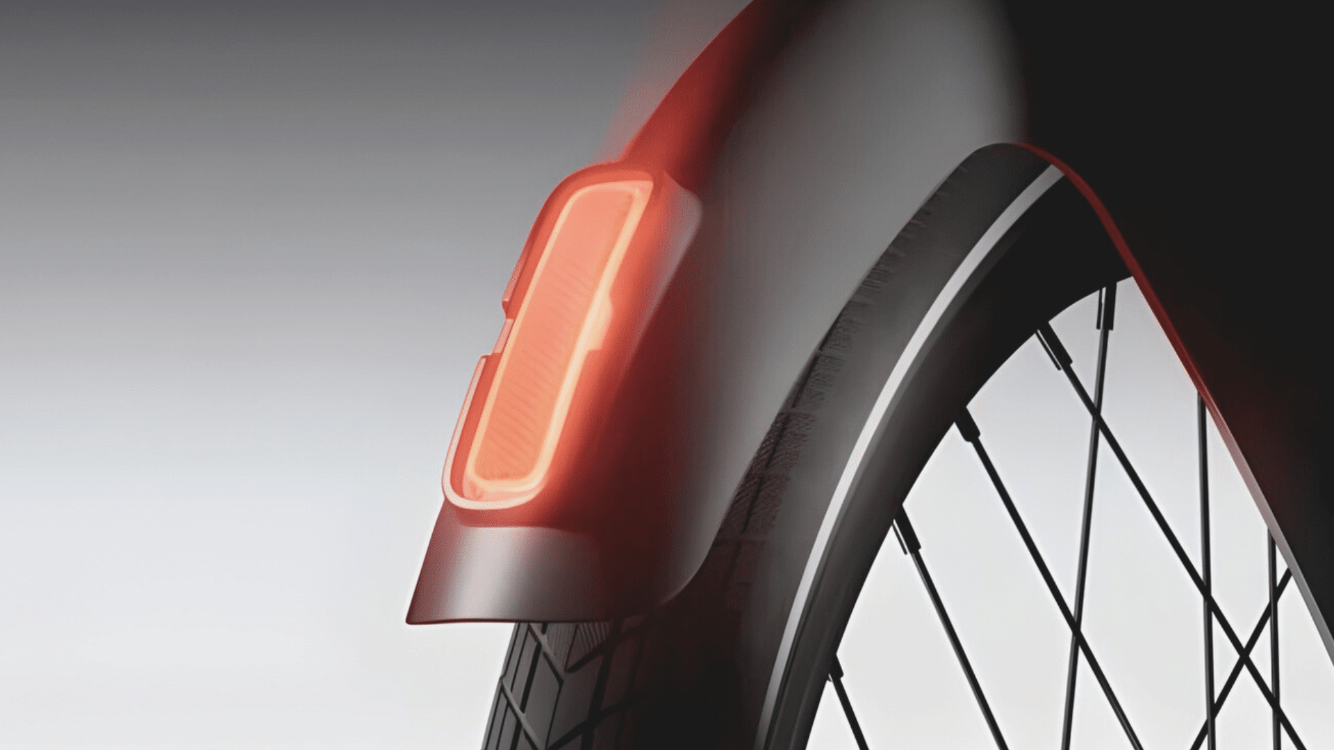 feu-stop arrière et clignotants intégrés sur le vélo électrique en libre-service Bolt