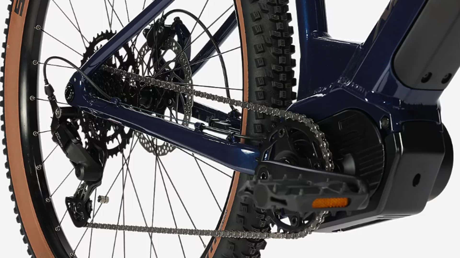 Transmission Shimano Cues 9 vitesses LinkGlide avec cassette 11-46 du Nakamura E-Summit 960